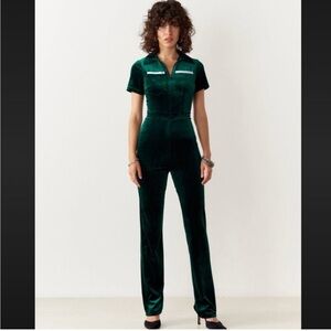 NWT Peachy Den Emerald Velvet Kernel Jumpsuit 
Size XS